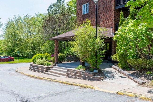 Photo - 64 Cumberland Dr