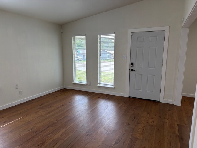 Photo - Room in House on Rockridge Dr