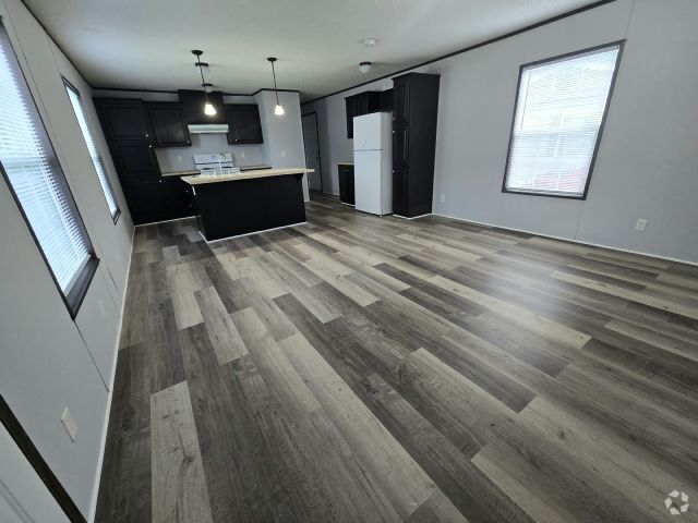 Building Photo - 11167 3rd St NE Rental