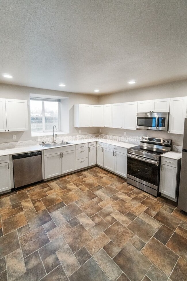 Photo - 2229 E Boone Ave