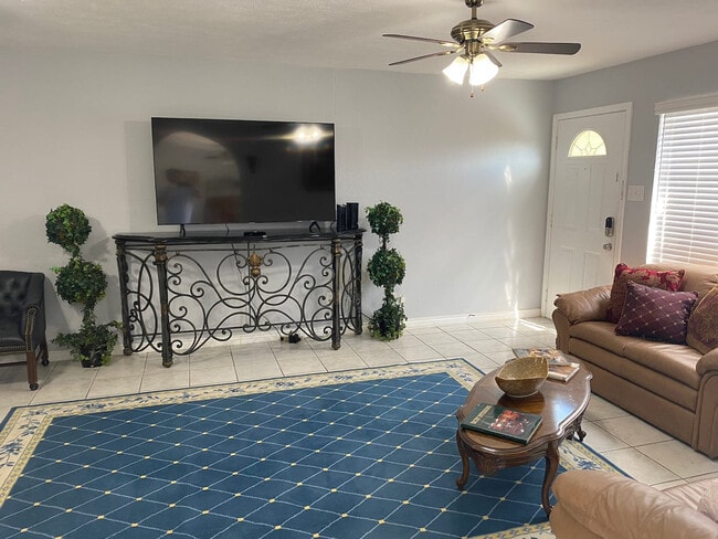 Building Photo - 5013 Wingfoot Ln Unit SI FL1-ID1513134P