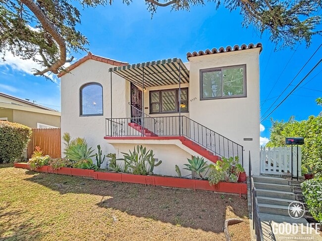 Photo - Beautiful 4B/2BA 1930's Spanish Style Home!