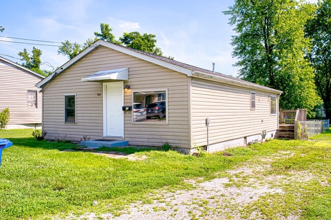 Photo - 241 Kahl St