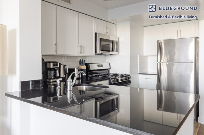 140 Riverside Blvd Unit SI FL4-ID1883