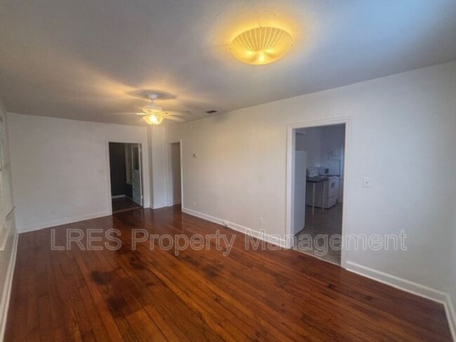 Photo - 1618 E Livingston St