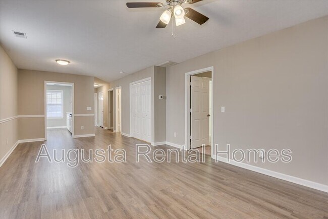 Photo - 108 Kelly Dr