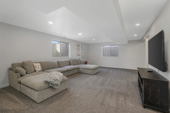 Building Photo - 956 S 1525 W Rental