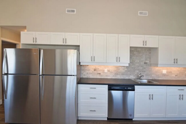 Photo - 493 Second St