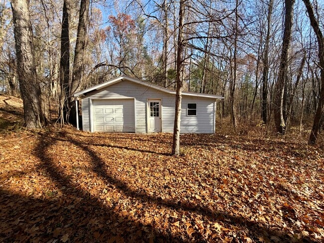 Photo - 10909 Bennett St SE