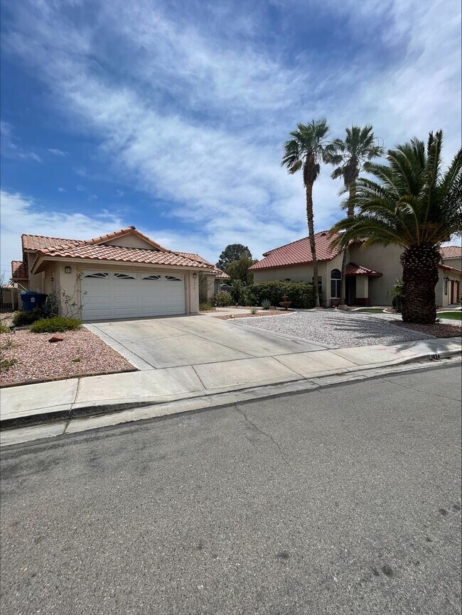 Photo - 3 Bedroom 2 Bath Home Off Durango
