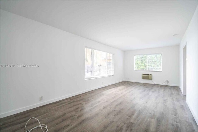 Photo - 1750 S Treasure Dr Unidad 1