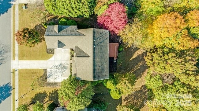 Photo - 407 Ranelagh Dr