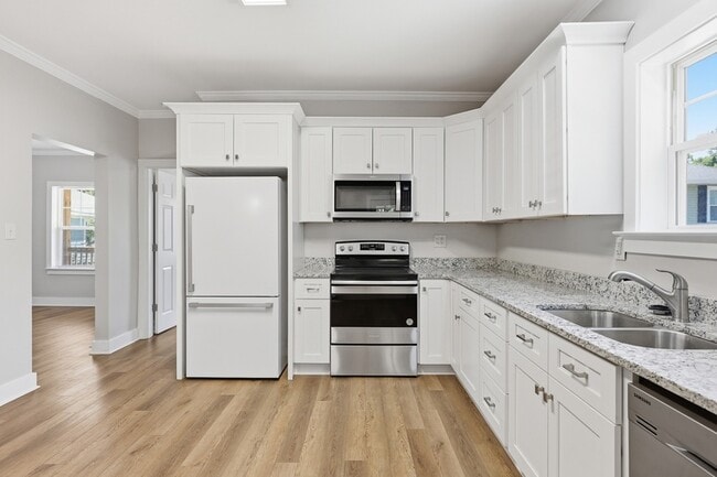 Photo - 546 Baltimore Dr