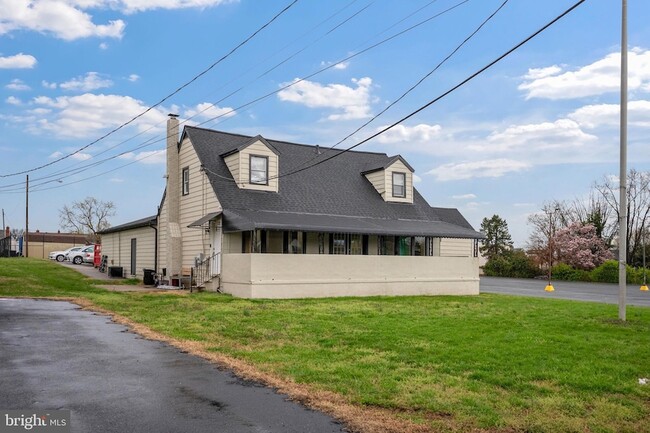 Photo - 7917 Wise Ave