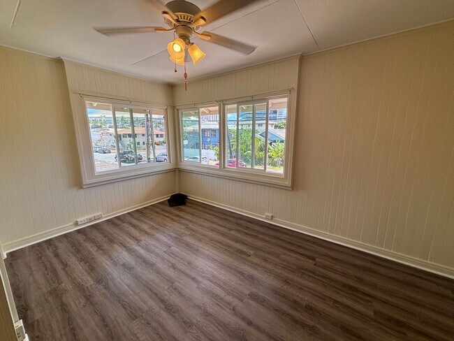 737 Hau?oli St Unit Upstairs