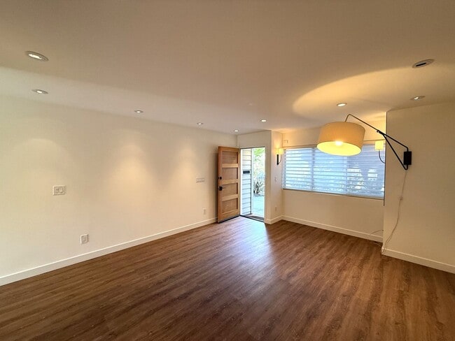 Photo - STUNNING THREE BEDROOM PLUS OFFICE MARINER GREEN CONDO WITH GREAT OUTDOOR SPACE