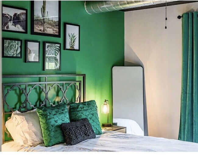 Photo - Unique 3 bedroom furnished within walking distance to Jameson YMCA in Wyndhurst