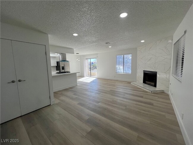 Building Photo - 1498 Tamareno Cir Unit C Rental