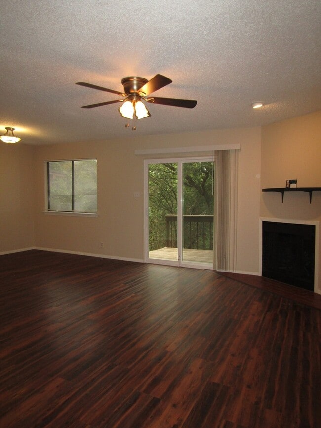 Photo - 812 Ramble Ln Unit 1
