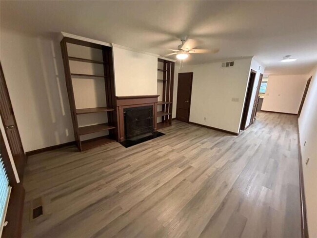 Photo - 1702 Pine Tree Dr