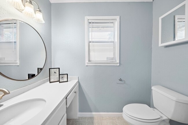 Photo - 712 Damon St