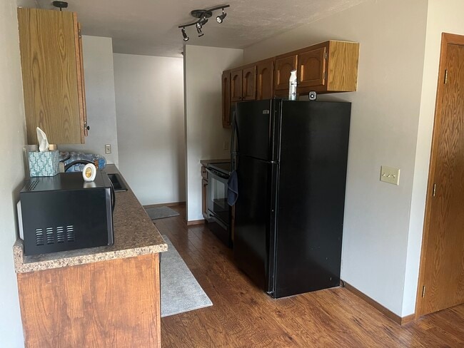 Cocina oeste - 1804 S Cambridge Ave