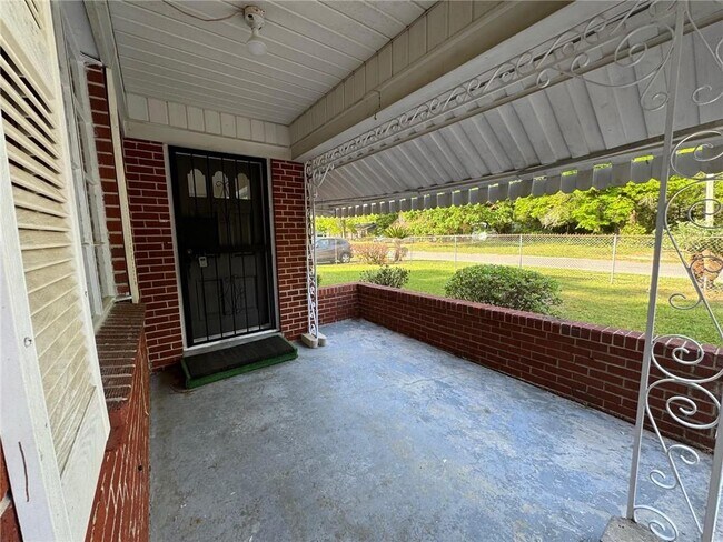 Photo - 713 Iris Ave