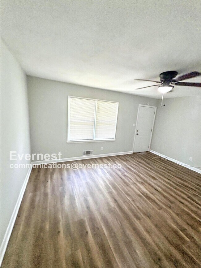 Photo - 8277 Redwood Dr