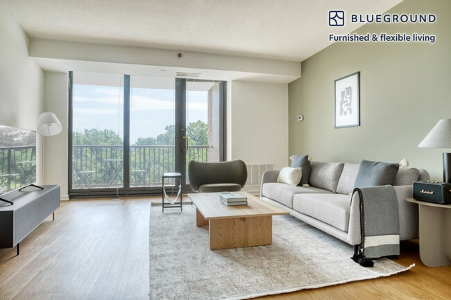 Building Photo - 1801 Crystal Dr Rental
