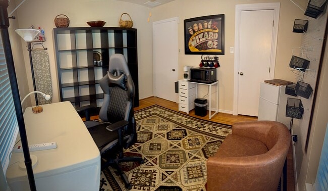 Photo - 10325 Newcombe Dr