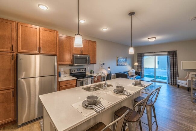 Edition - Spacious, Modern Kitchens in Pet... - Edition - Spacious, Modern Kitchens in Pet... Apartment Unit 105
