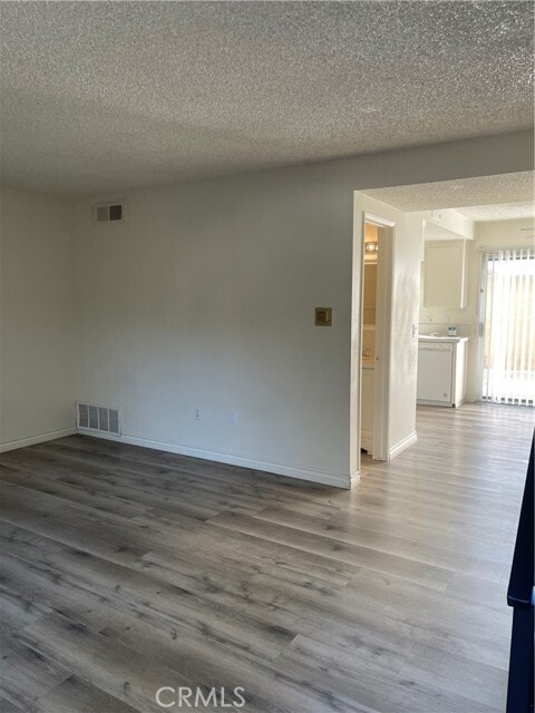 Photo - 760 N Adele St Unidad 3