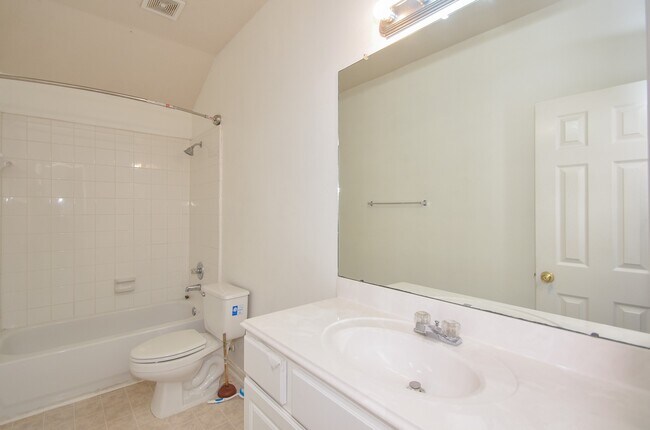 Photo - 15002 Turphin Way