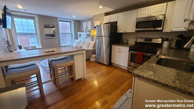 Photo - 180 Salem St Unidad 3