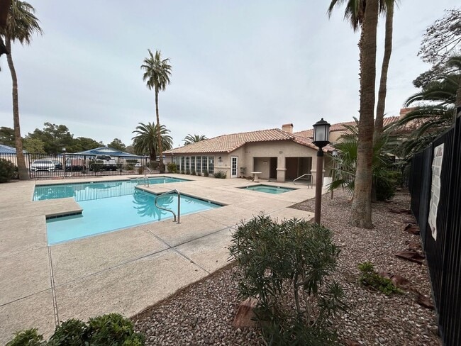 Photo - BRIGHT 2-BEDROOM CONDO IN CENTRAL LAS VEGAS