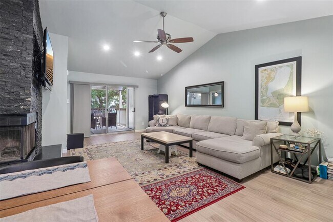 Photo - 2450 Wickersham Ln Unit 302