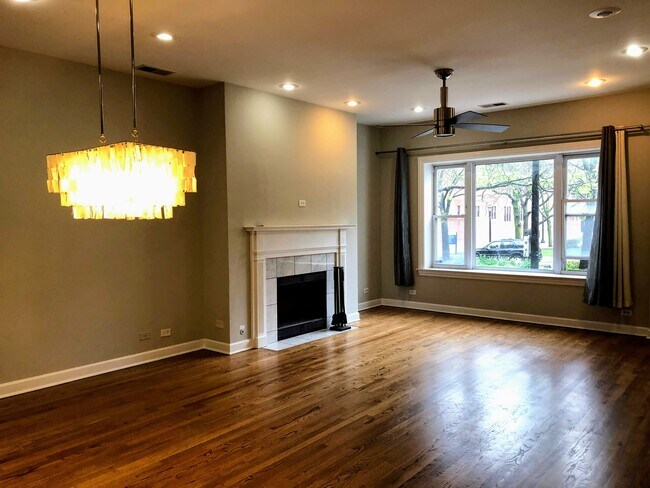 Photo - 859 N La Salle Dr Unit 1