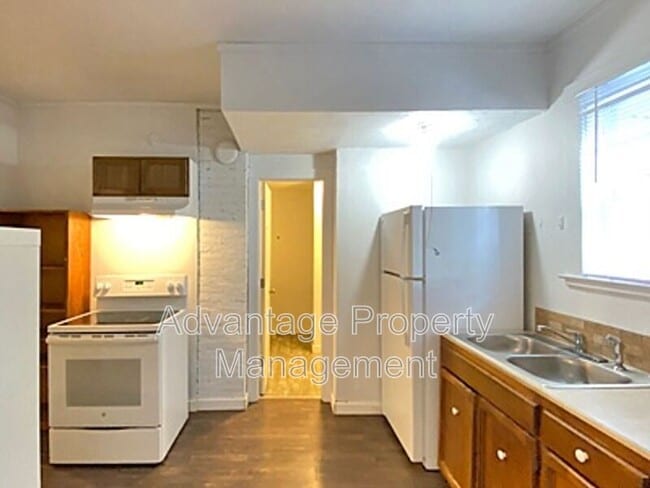 Photo - 240 NW 9th St