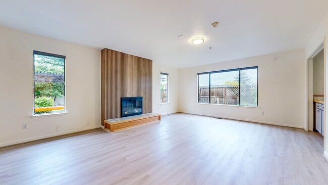 Photo - Bright and Beautiful 4 bedroom 2.5 Bath with large enclosed back yard and close proximity to Mari...