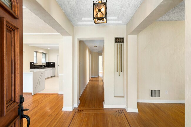 Photo - 8641 W Olympic Blvd Unit 8641