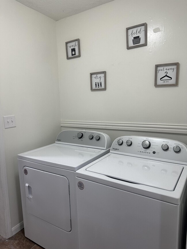 Photo - 2385 Leonard Rd