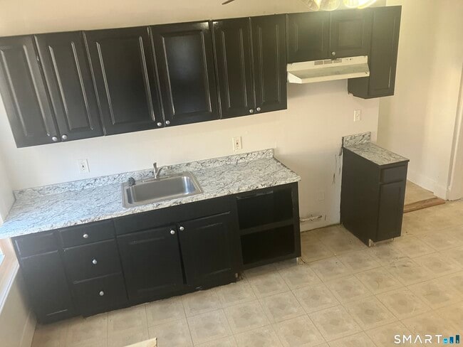 Photo - 473 Howard Ave