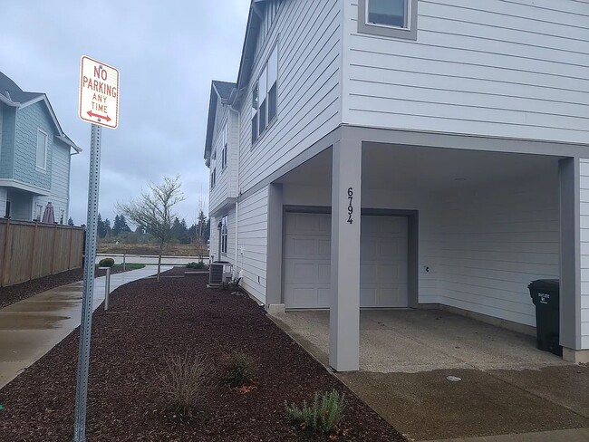 Building Photo - 6794 SE Crimson Ln
