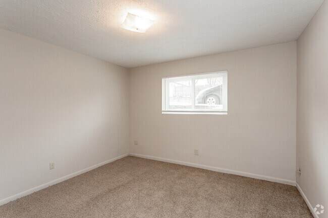 1BR - Bedroom - Blackstone Apartments