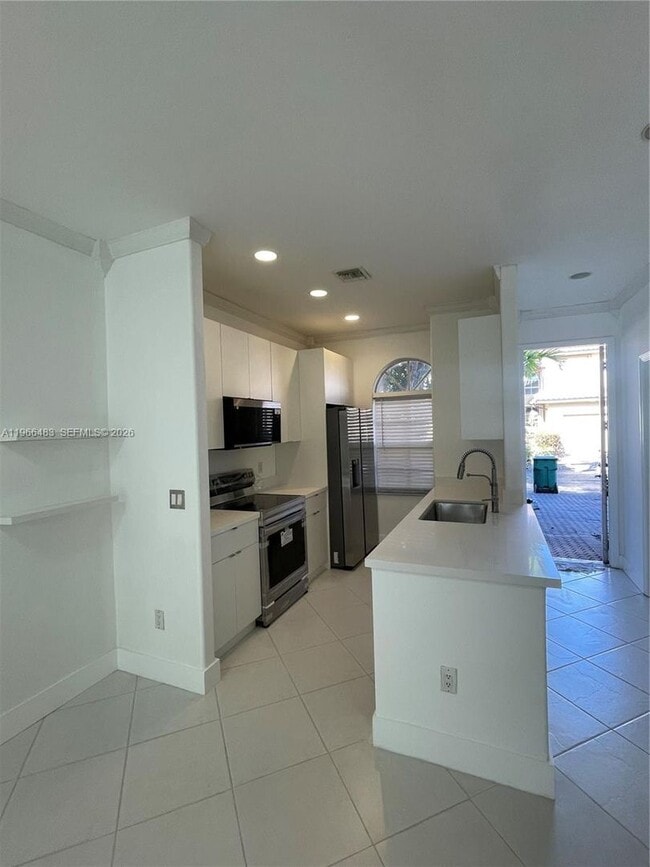 Photo - 703 NE 195th St