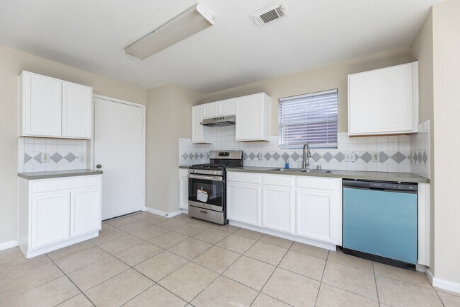 Photo - 15831 Crooked Arrow Dr