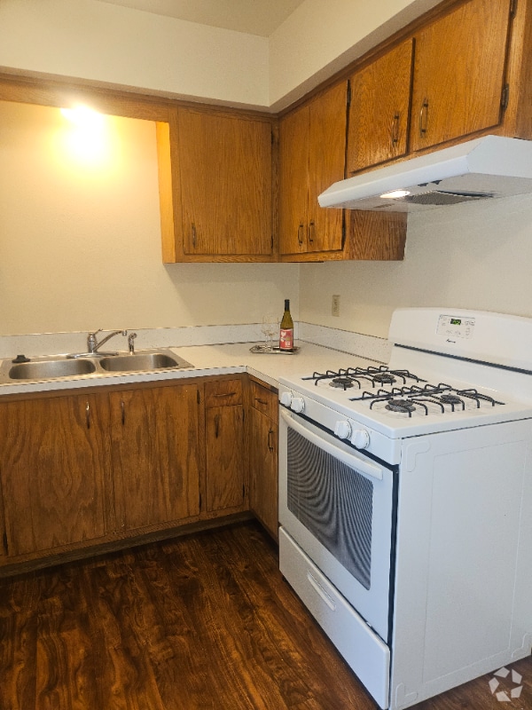 Building Photo - 11205 W Bluemound Rd Rental