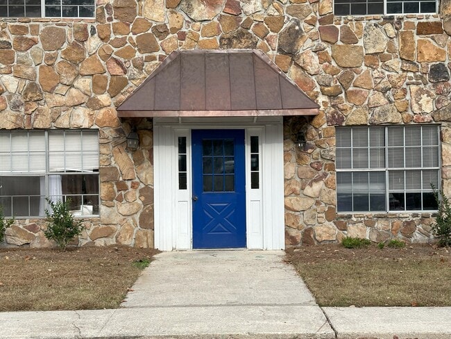 Photo - 3221 Westbrook Dr Unit Apart C