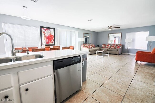 Building Photo - 3833 Via Lucia Dr Rental