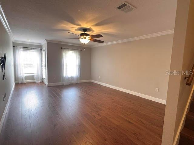 Photo - 318 Belvedere Way